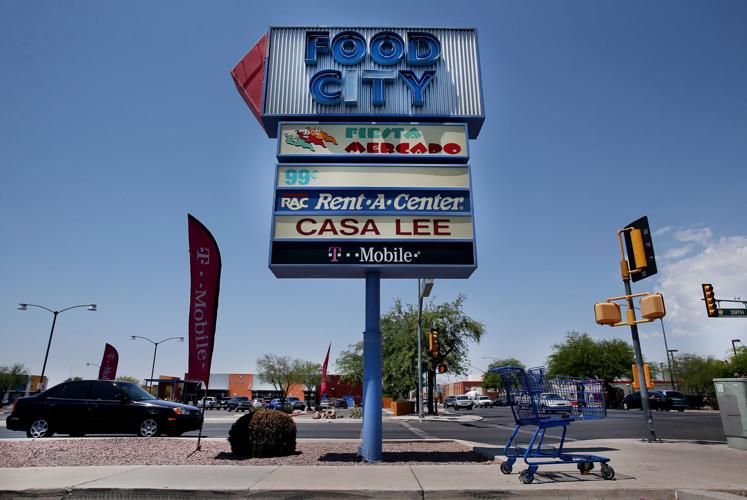 South Tucson Food City plaza sold to investors
