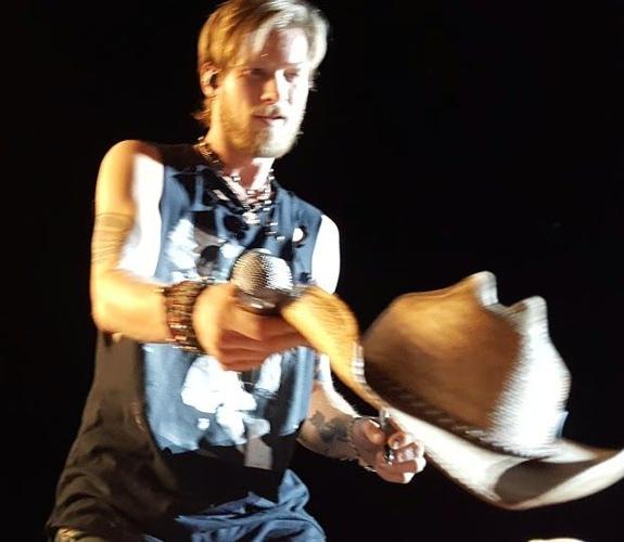 Time out for autographs