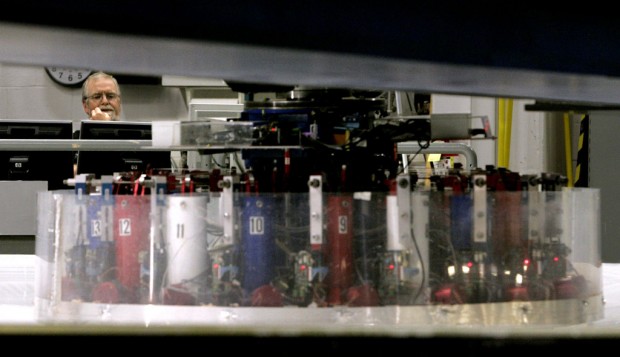 UA Mirror Lab works full tilt on huge scope   