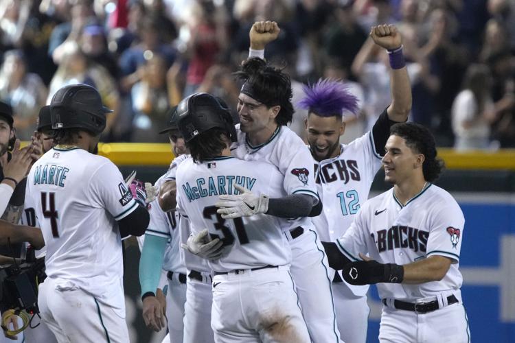 carroll delivers game-winning hit as D-backs top Pirates