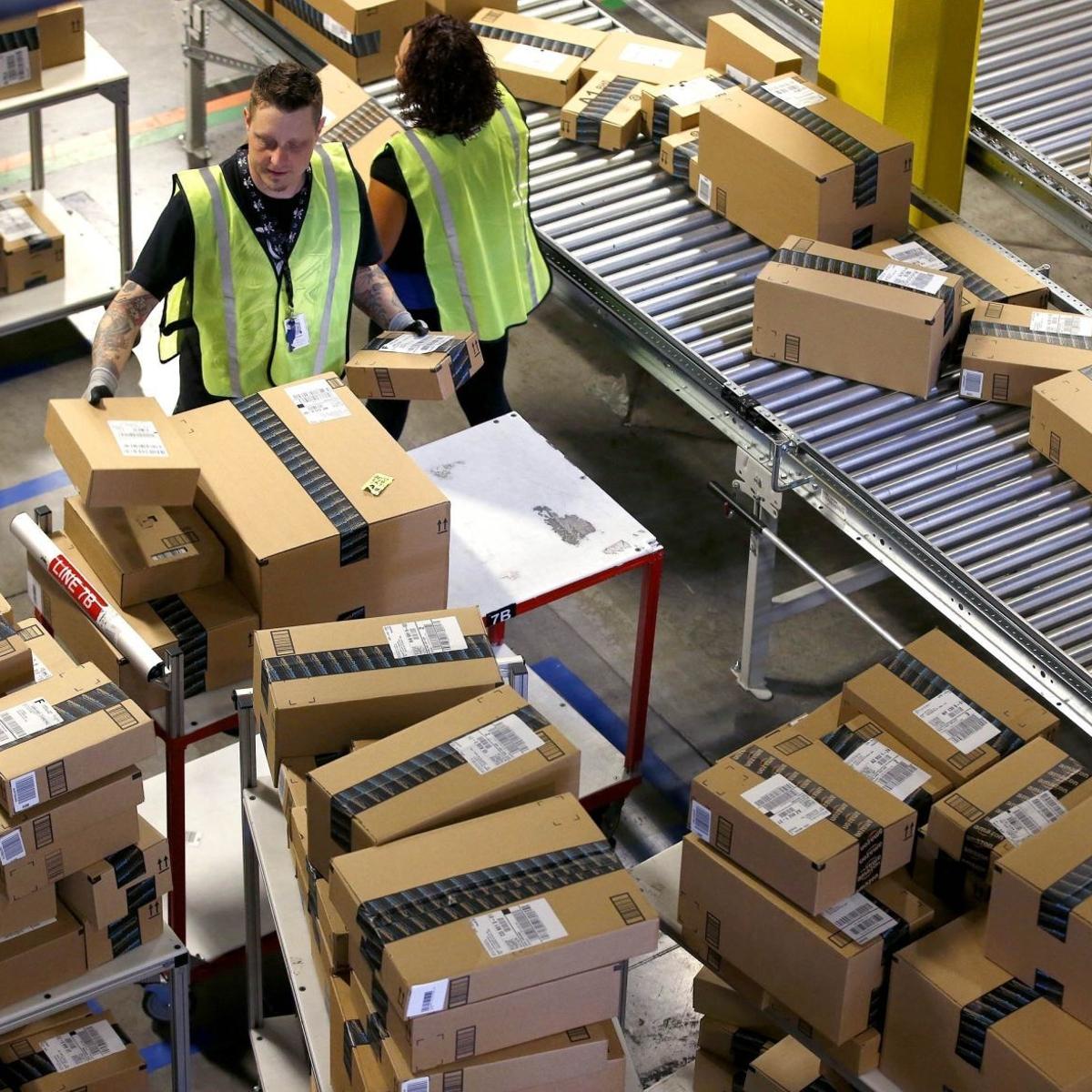 Amazon To Open Giant Warehouse In Tucson Plans To Hire More Than 1 500 People Business News Tucson Com