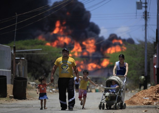 Survivors detected sulfur odor before Venezuela refinery blast    
