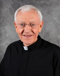 Robert D. Fuller, once oldest active Catholic priest in Tucson, dies at 88