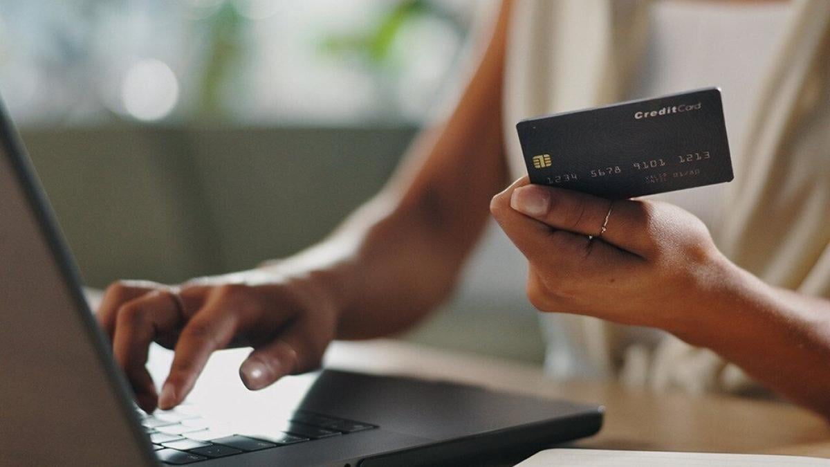 One glitch away: Why digital trust defines retail success this holiday season