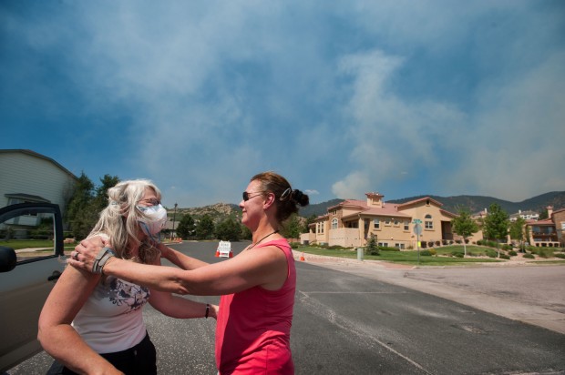 Colorado wildfires forces thousands to flee
