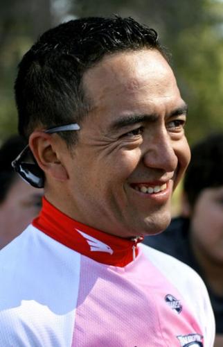 Hermosillo man wins El Tour de Tucson in record time  