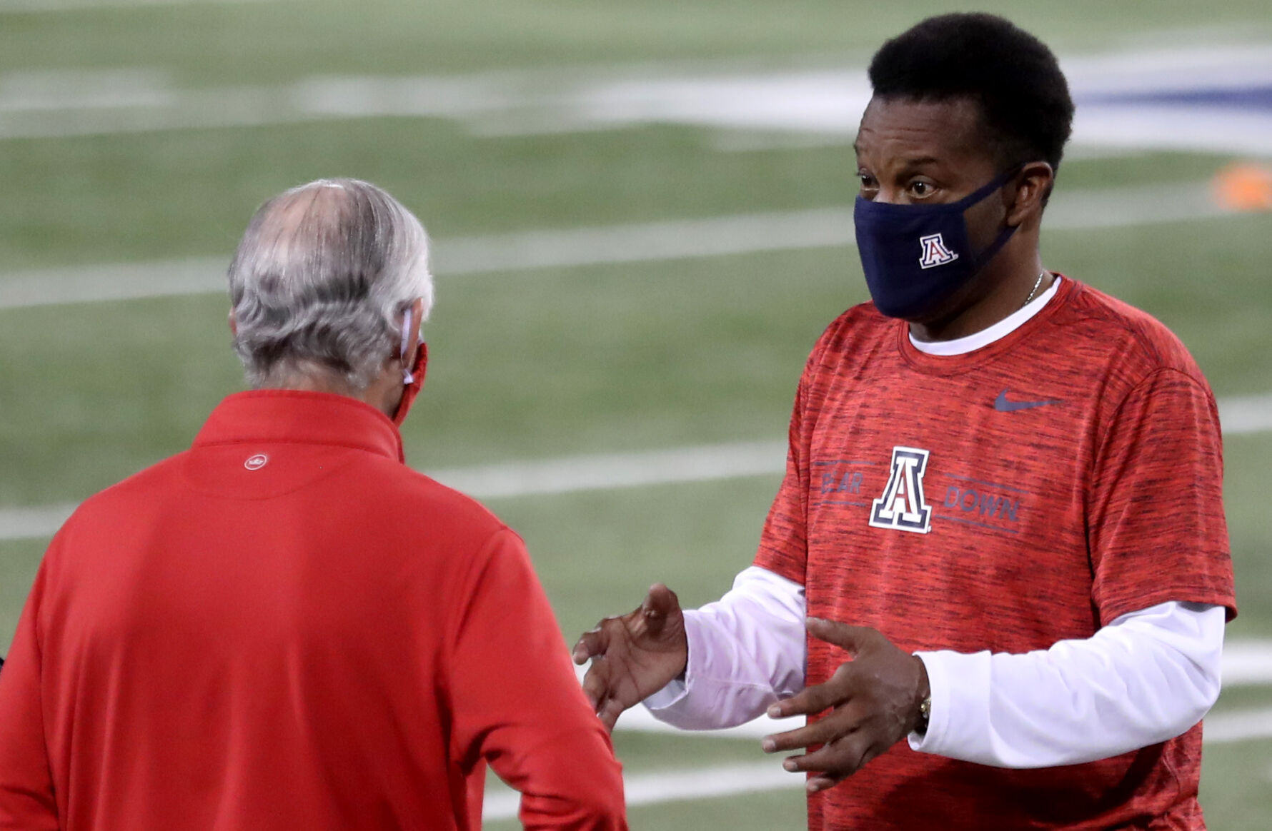 Arizona Wildcats board plane to Seattle for first road game of Pac