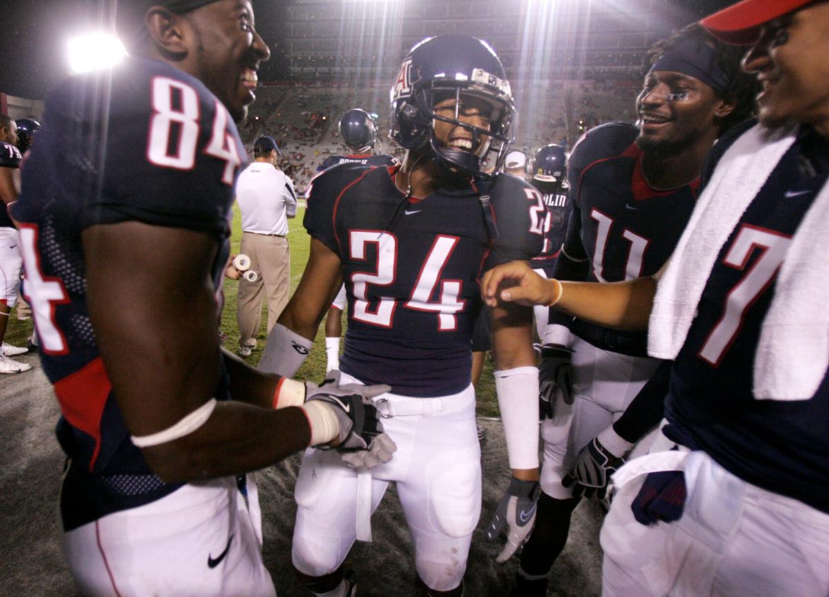 31 UA Football-p9 dk