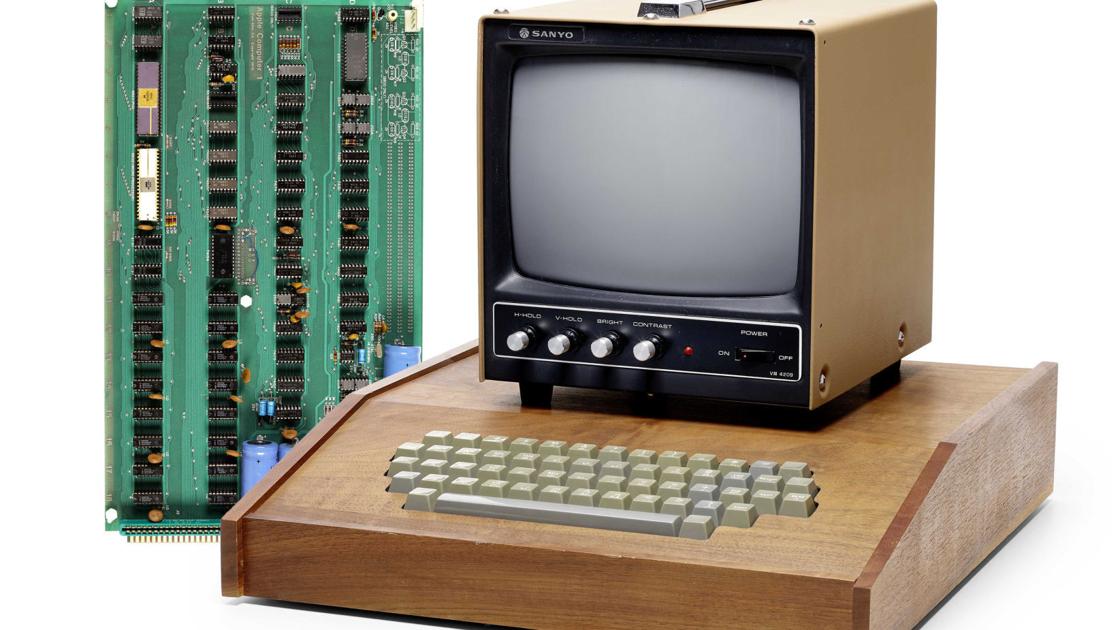 Rare first generation Apple computer in top condition sold at Bonhams