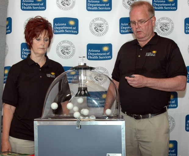 Arizona awarding certificates for 100 pot dispensaries