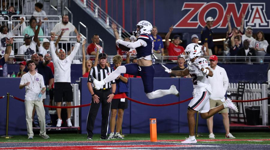 Wildcats win 34-7 over the Cincinnati Bearcats