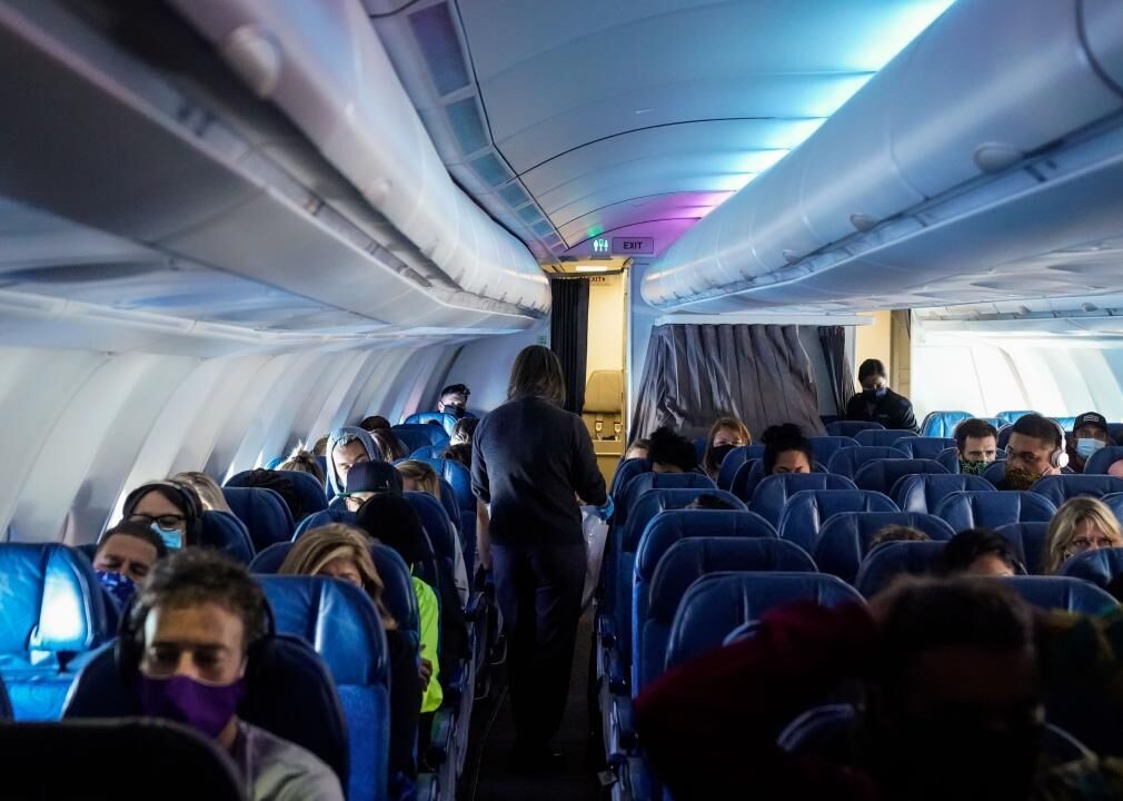Flight attendants on SkyWest airplane reportedly get into fight, delay  passengers for over an hour