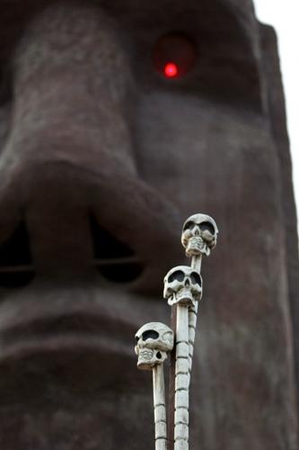 Tiki power beckons in the desert   