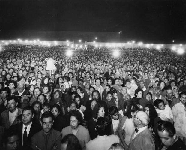 Mexico City tent meeting crowd 1956 (copy)