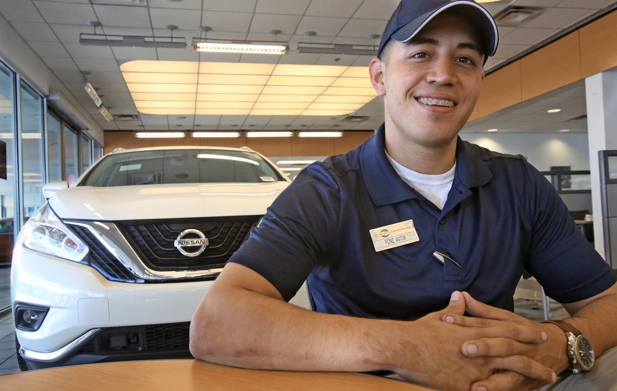 Man rallies friends online to help 20 Tucson families with holiday meal