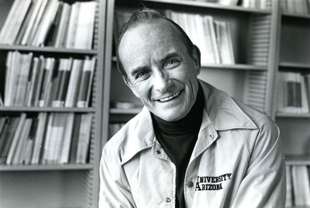 Priest, author, sociologist, critic Andrew Greeley dead at 85    