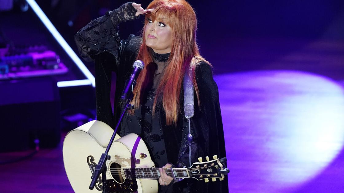 Wynonna Judd can feel her late mother Naomi ‘nudging’ her