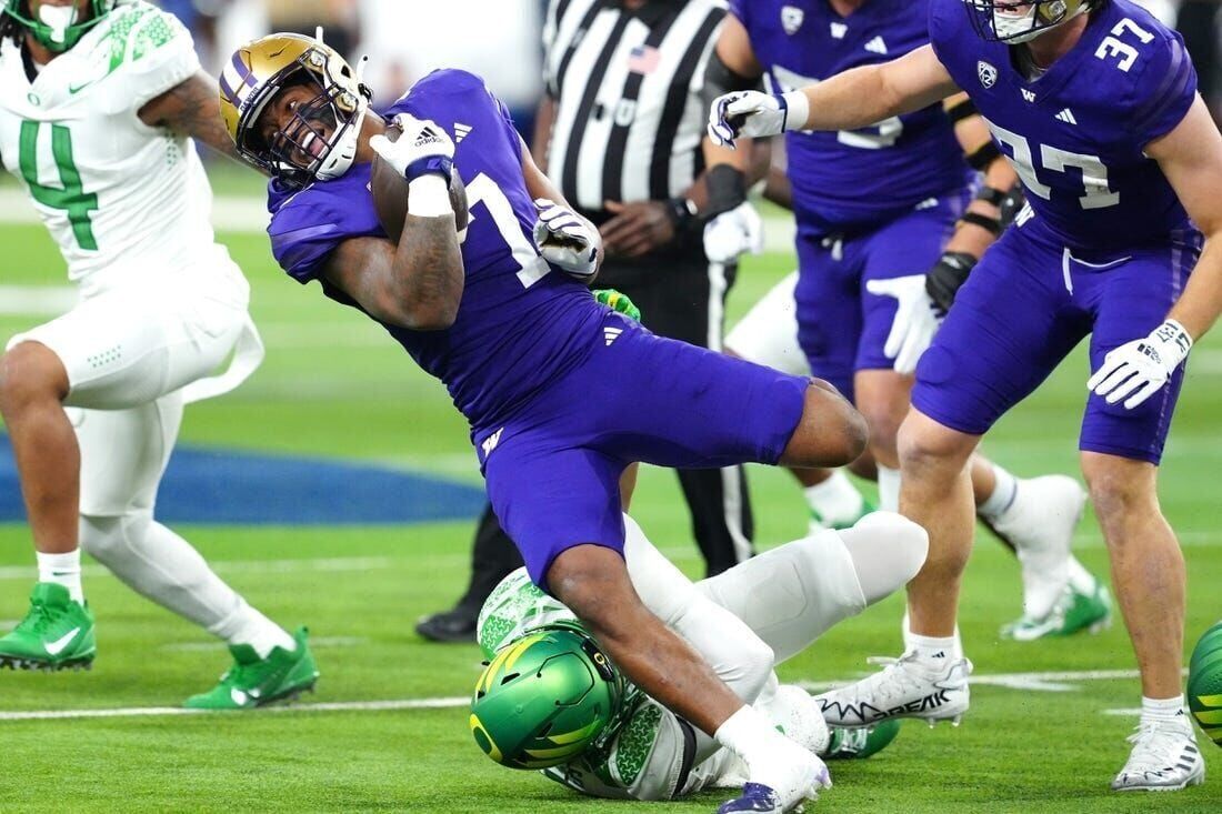 How to watch the Liberty Flames vs. Oregon Ducks game: Fiesta Bowl  livestream options, kickoff time - CBS News