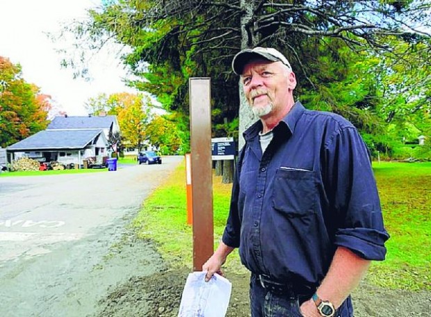 Border gates split closely linked towns in Vermont, Quebec  
