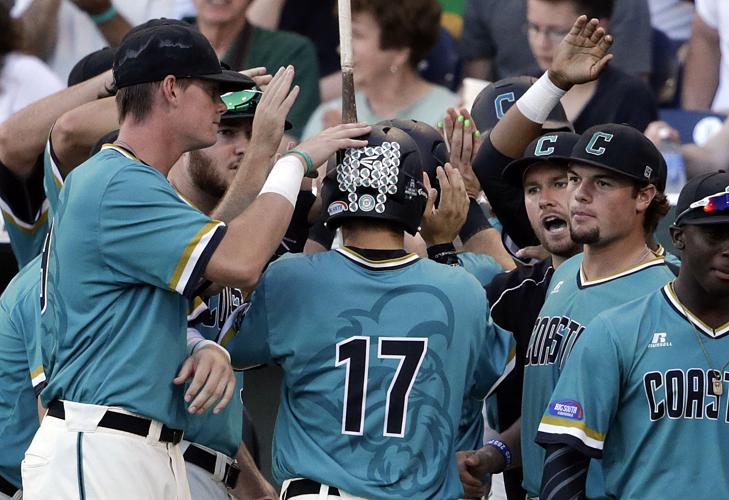 Arizona vs. Coastal Carolina in College World Series