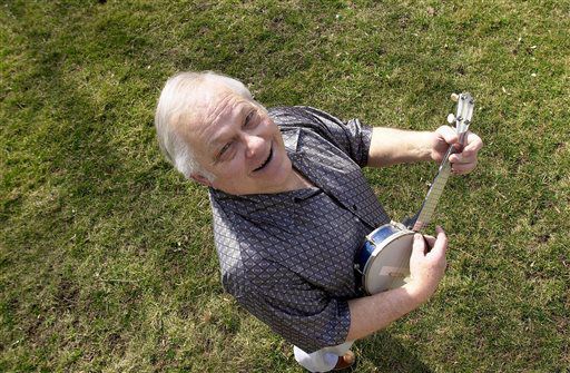 Man who got generations singing Oscar Mayer Wiener song dies