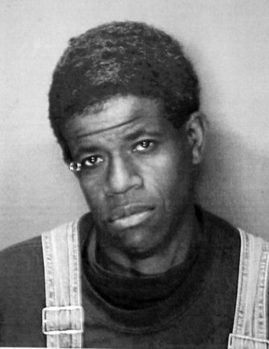 Chained teen shows up at Calif. gym, 2 arrested (update 5: 45 p.m.)  