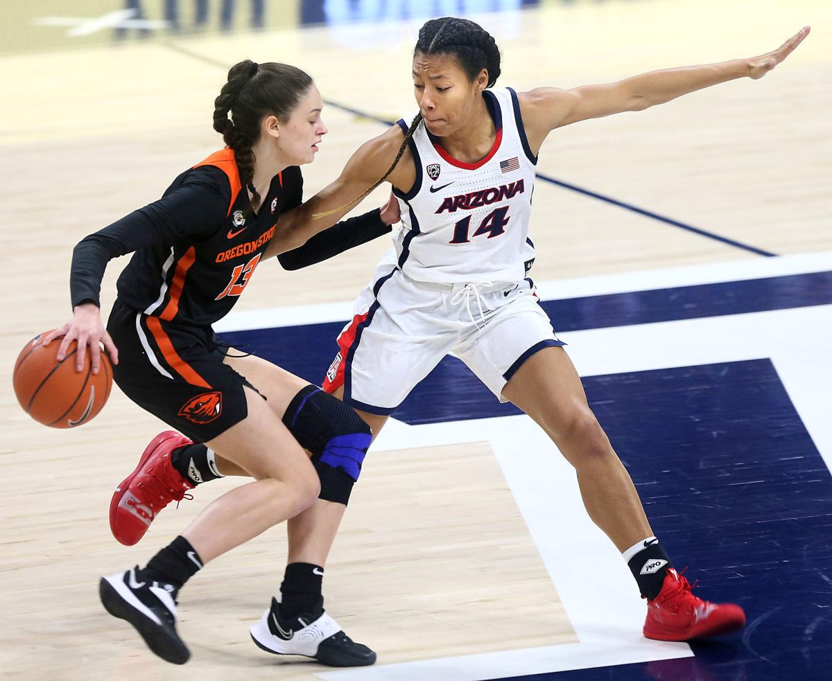 011821-spt-ua womens hoops-p3.jpg