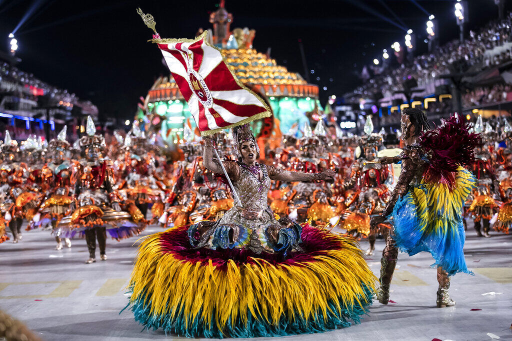 Photos: Brazil's Glitzy Carnival Is Back With Stunning Costumes, Packed ...