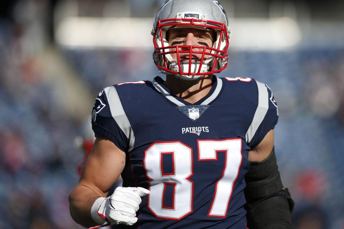 Rob Gronkowski puts away retirement rumors, will return to