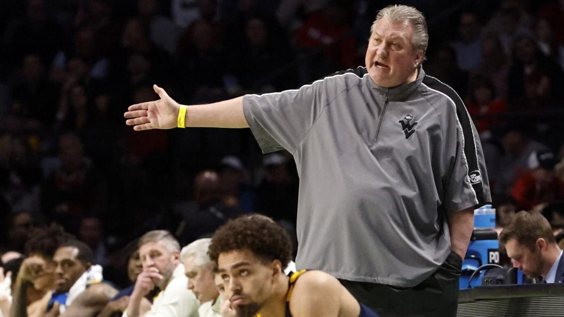 Bob Huggins says he plans to stay in rehab, wants return to WVU