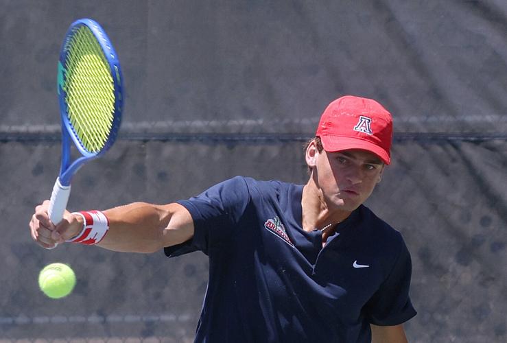 050326-tuc-spt-ua-mten-ncaa-p2.jpg