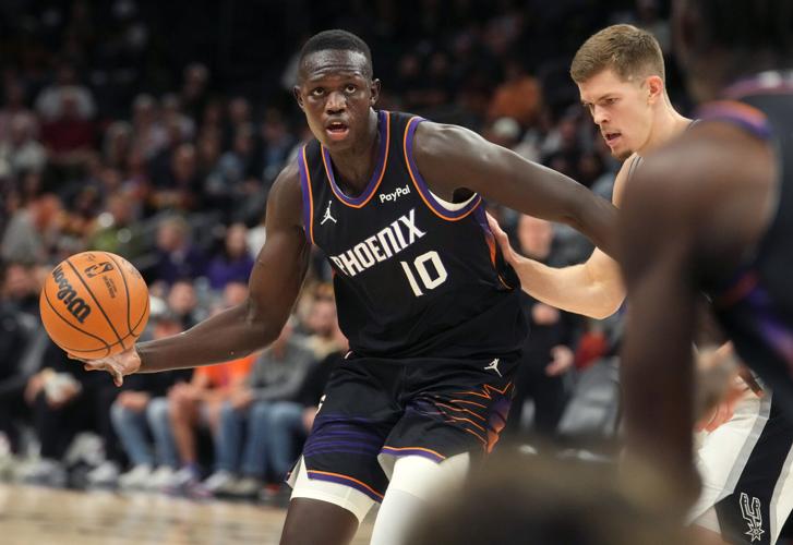 Phoenix Suns center Khaman Maluach (10)