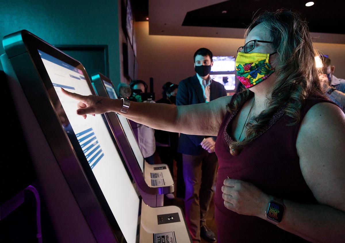 120321-tuc-spt-sportsbook-p1