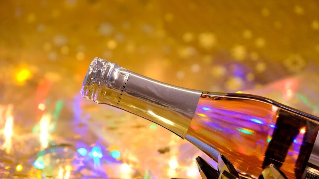 How to enjoy a simple New Year’s Eve celebration at home | Healthy Aging