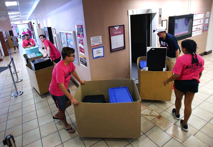 Dorm move-in day at the UA