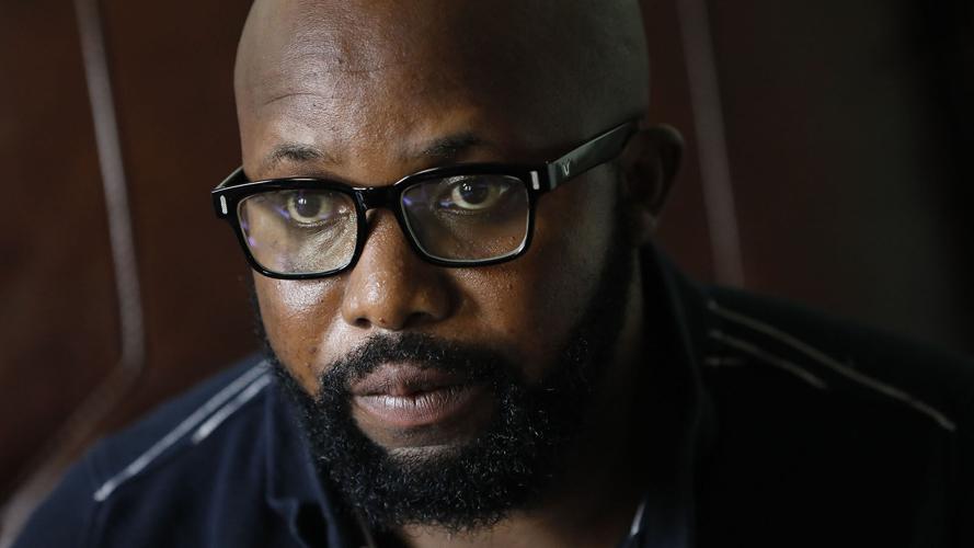 Etando Omari PORTRAIT