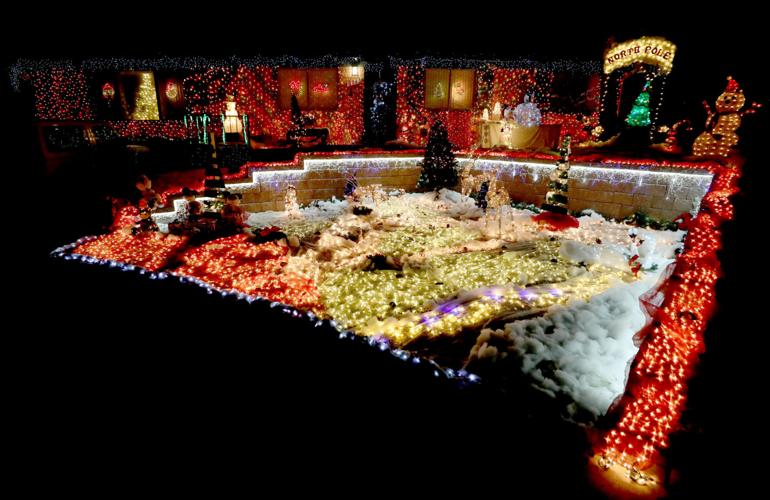 Luces de Navidad en Casas de Tucsón (LE)