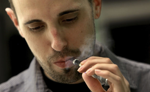 E cigarette popularity outpaces regulation