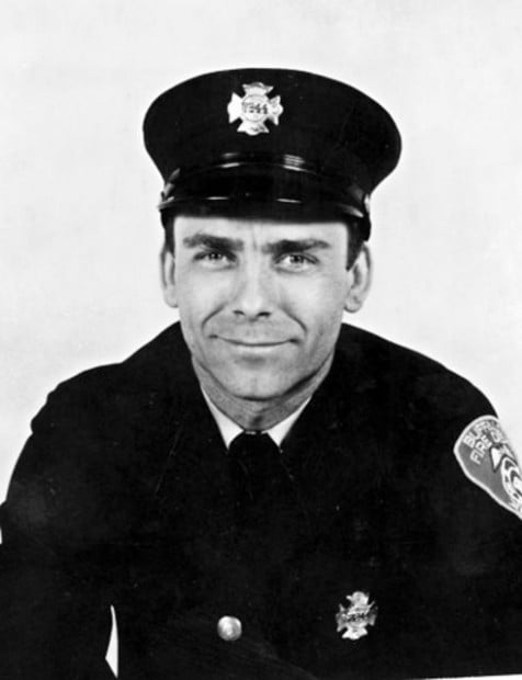 Brain-injured firefighter dies; woke, spoke after long coma  