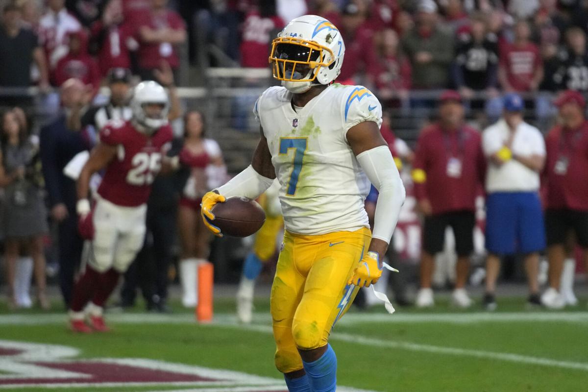 Justin Herbert rallies Los Angeles Chargers to 25-24 win over Arizona  Cardinals 