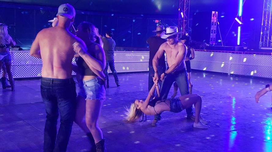 Swinging into Country Thunder