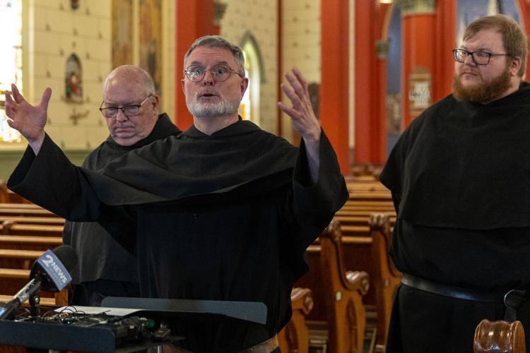 050925-tul-nws-casciapope-p4