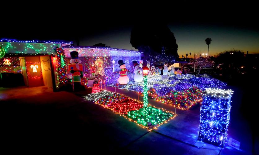 Luces de Navidad en casas de Tucson, 2020 (LE)