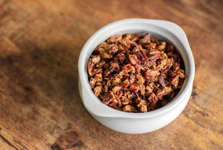 Herbed pecans