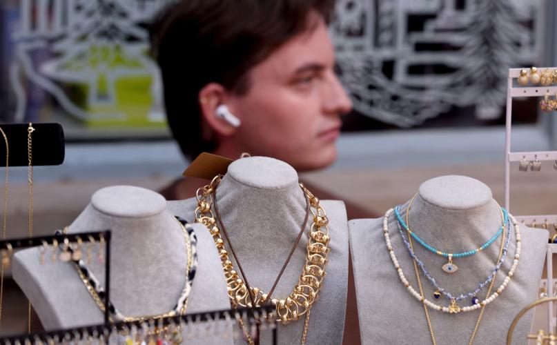 Di Luna Holiday Market