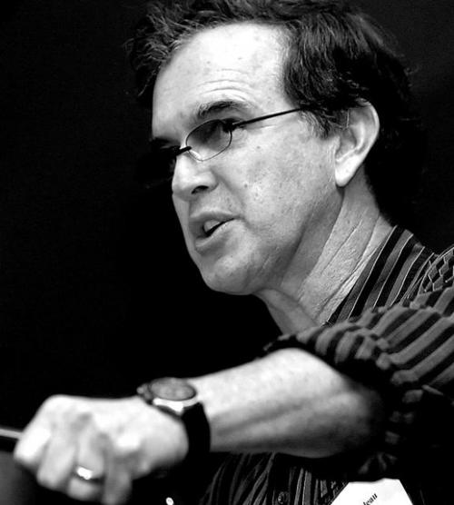 Cartoonist receives veterans' arts award  