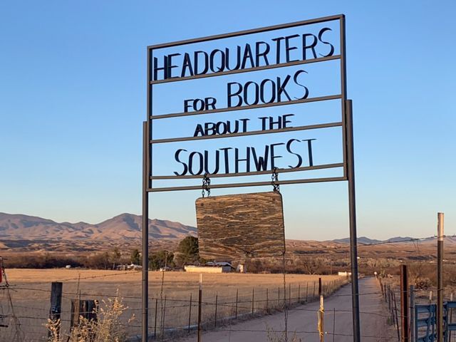 Singing Wind Bookshop (LE2)