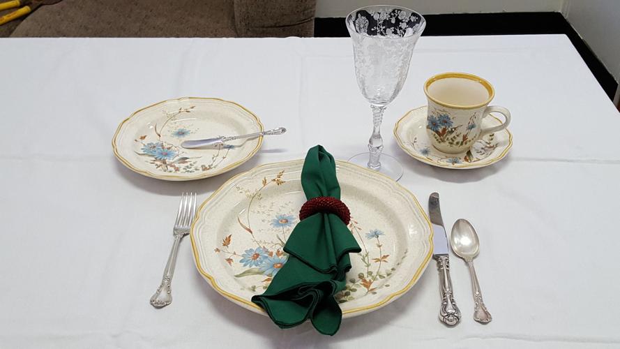 DIY etiquette family table setting