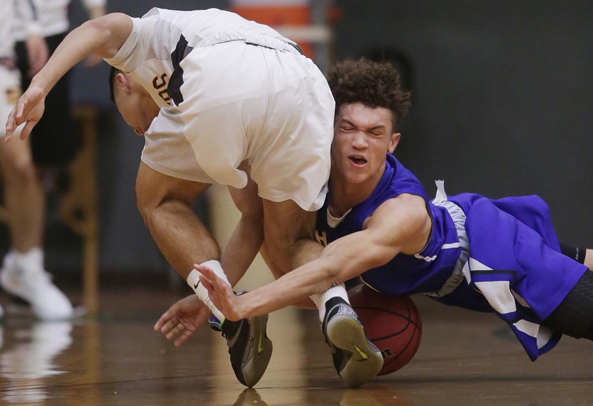 Salpointe Catholic vs. Catalina Foothills in boy's basketball 4A state semifinal