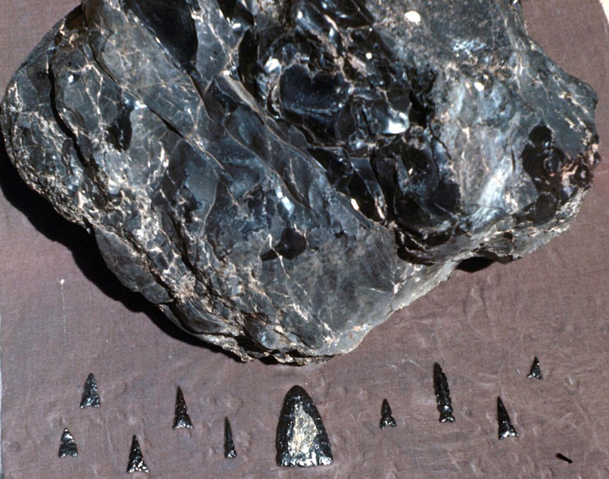 obsidian igneous rock